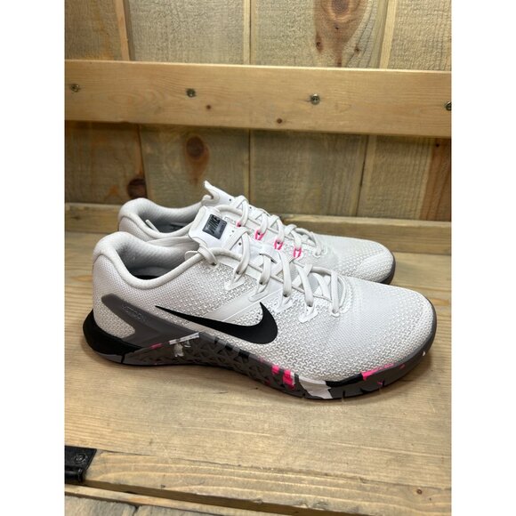 Nike Shoes - US8 Nike Womens White Black Metcon 4 Low Top Gym Training Shoes 924593-105